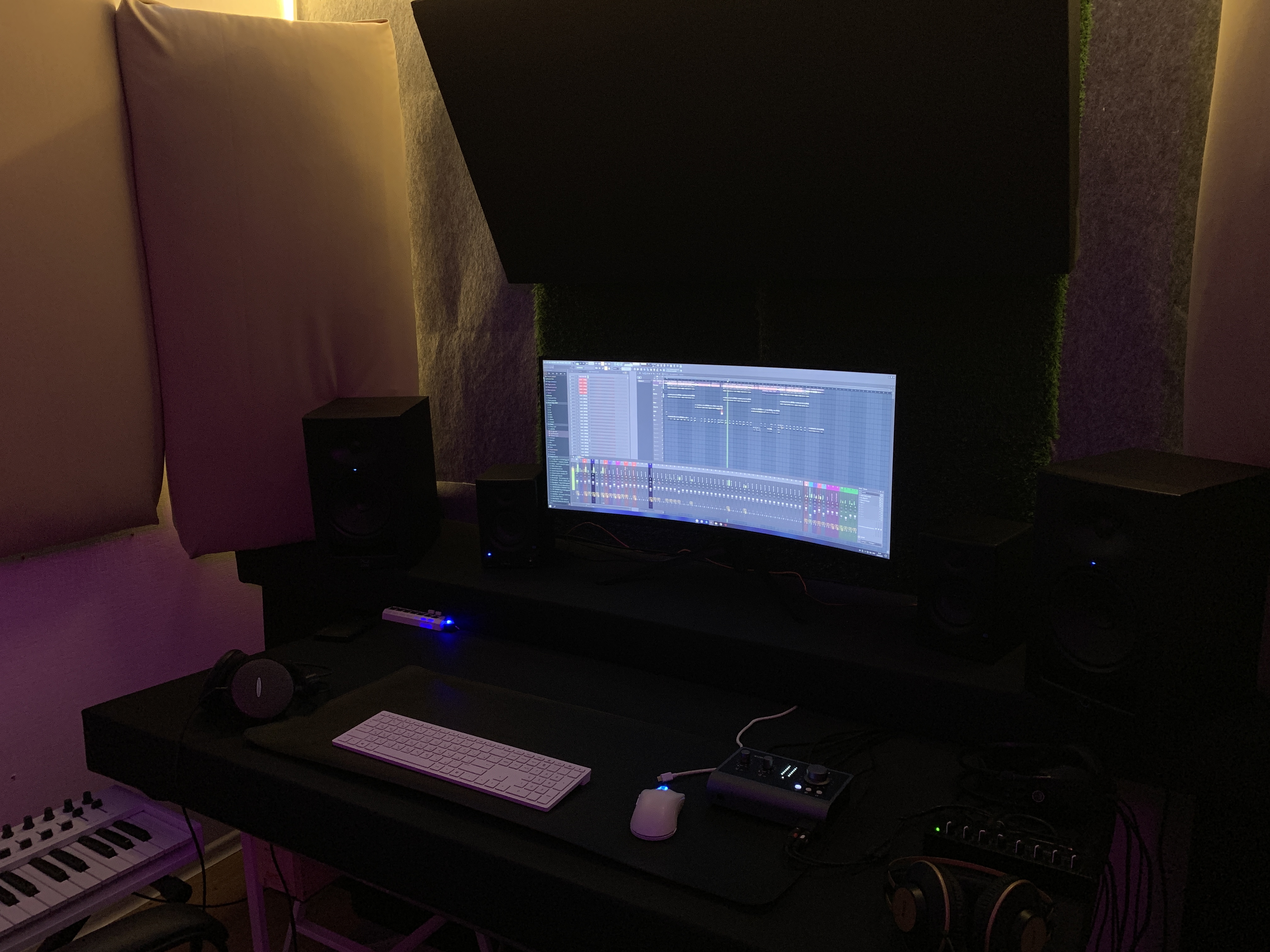 Запись вокала в студии 1599records